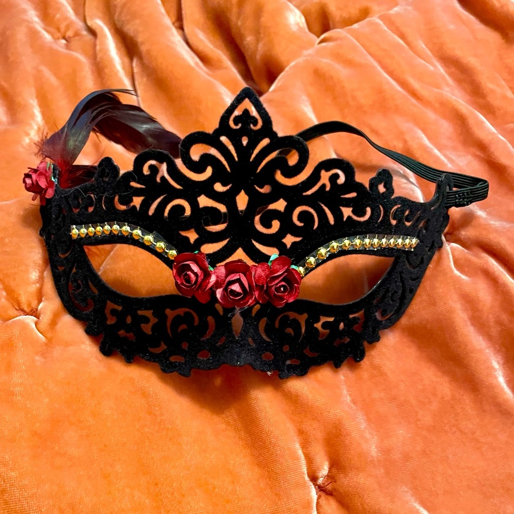 Romeo and Juliet masquerade mask